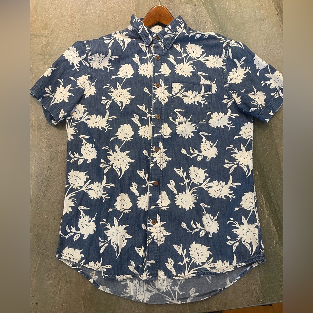 Old Navy: The Classic Shirt Slim Fit Button Down Up Hawaiian Medium 100% Cotton